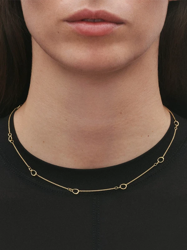Georg Jensen Offspring Halsband ML - Guld 2000180100ML, klocka som du kan handla till bra pris hos oss på Klockmaster.