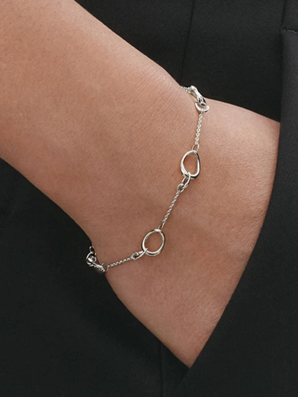 Georg Jensen Armband Offspring Medium - Silver 20001847000M, klocka som du kan handla till bra pris hos oss på Klockmaster.