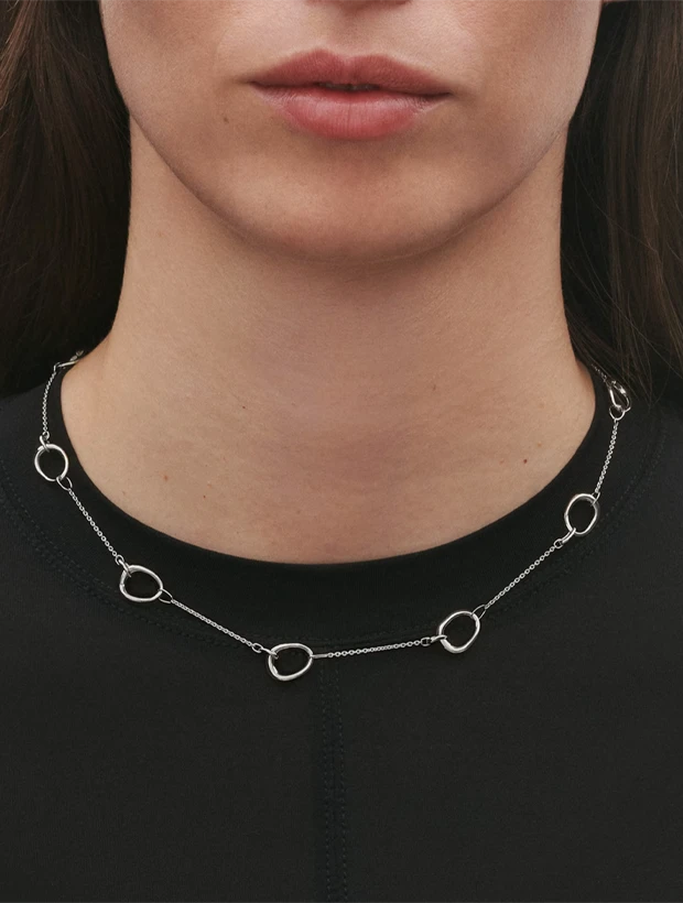 Georg Jensen Offspring Halsband ML - Silver 2000184900ML, klocka som du kan handla till bra pris hos oss på Klockmaster.
