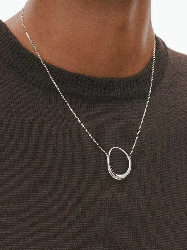 Georg Jensen Offspring Hänge Mellan - Silver 20001942, klocka som du kan handla till bra pris hos oss på Klockmaster.