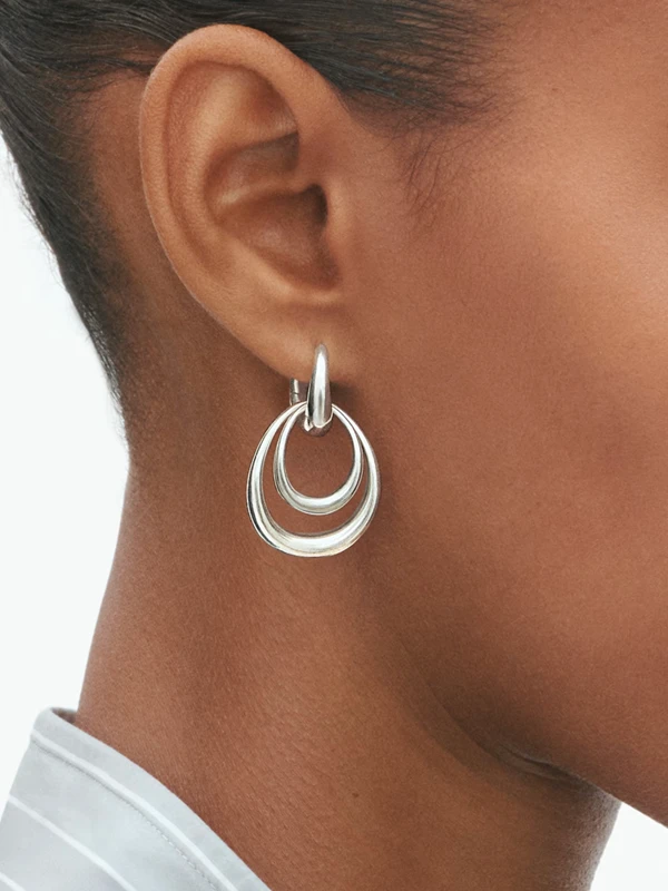 Georg Jensen Offspring Örhängen Mellan - Silver 20001943, klocka som du kan handla till bra pris hos oss på Klockmaster.