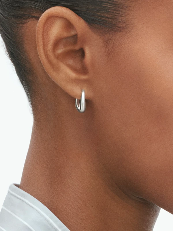 Georg Jensen Offspring Örhängen Mellan - Silver 20001943, klocka som du kan handla till bra pris hos oss på Klockmaster.