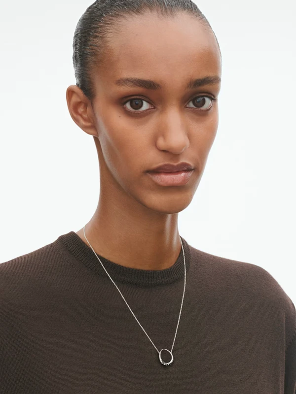 Georg Jensen Halsband Litet Offspring - Silver 20001960, klocka som du kan handla till bra pris hos oss på Klockmaster.