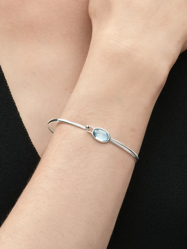 Georg Jensen Torun Armring Medium - Silver/Blå 20002074000M, klocka som du kan handla till bra pris hos oss på Klockmaster.