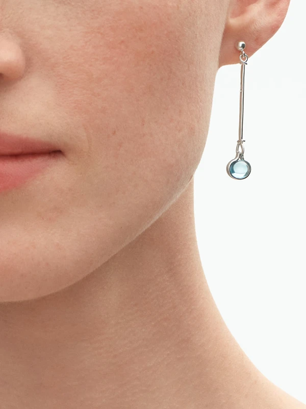 Georg Jensen Örhängen Torun - Silver/Blå 20002075, klocka som du kan handla till bra pris hos oss på Klockmaster.