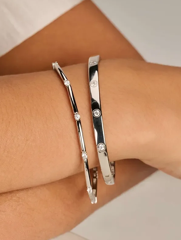Ti Sento Classic Rectangular Zirconia Bangle Medium - Silver 23099ZI/M-18CM, klocka som du kan handla till bra pris hos oss på Klockmaster.