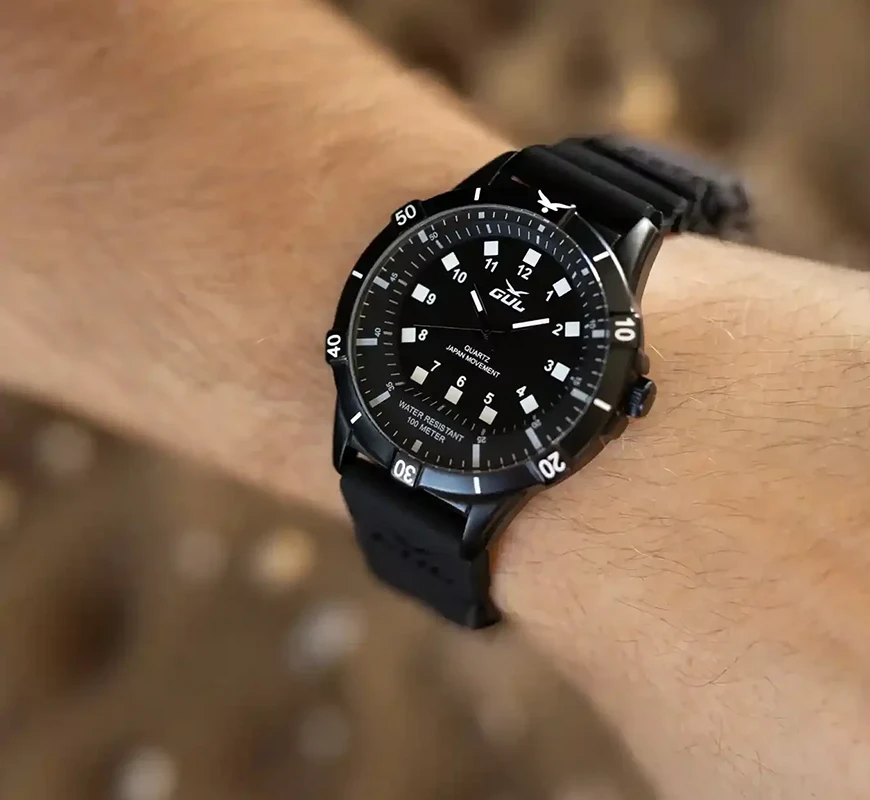 GUL No 1 IPB Svart/Svart 42mm, klocka som du kan handla till bra pris hos oss på Klockmaster.