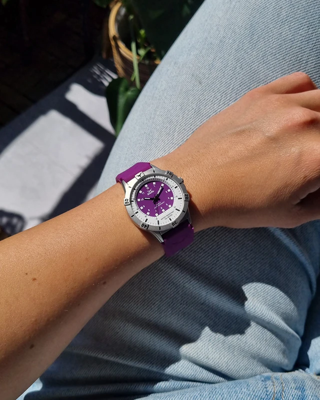 GUL No 2 Vit/Lila 36mm, klocka som du kan handla till bra pris hos oss på Klockmaster.