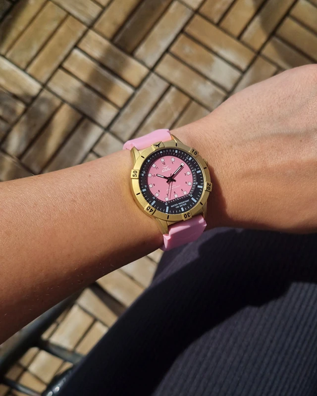 No 2 Rosa/Svart 36mm, klocka som du kan handla till bra pris hos oss på Klockmaster.