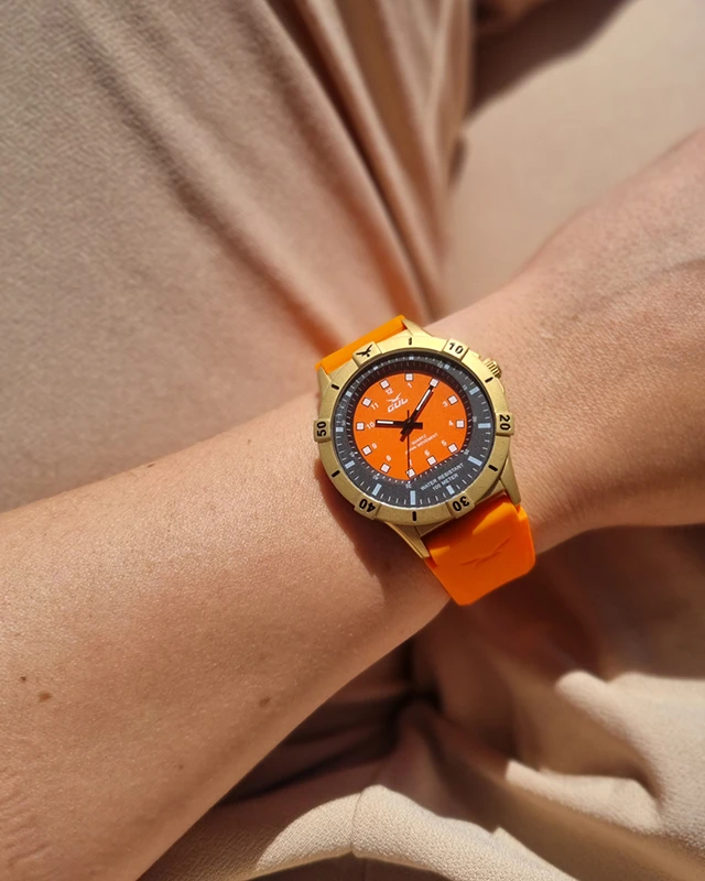 GUL No 2 Orange/Svart 36mm, klocka som du kan handla till bra pris hos oss på Klockmaster.