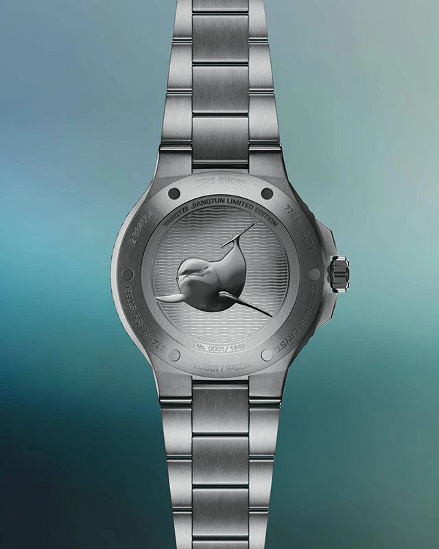 ORIS Aquis Yangtze Jiangtun 43.5mm Limited Edition, klocka som du kan handla till bra pris hos oss på Klockmaster.