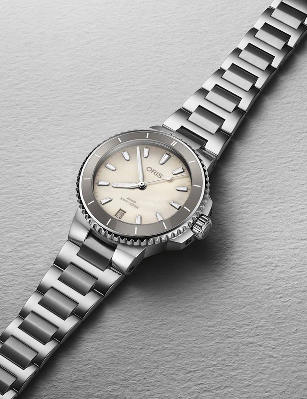 ORIS Aquis Date 36.5mm, klocka som du kan handla till bra pris hos oss på Klockmaster.