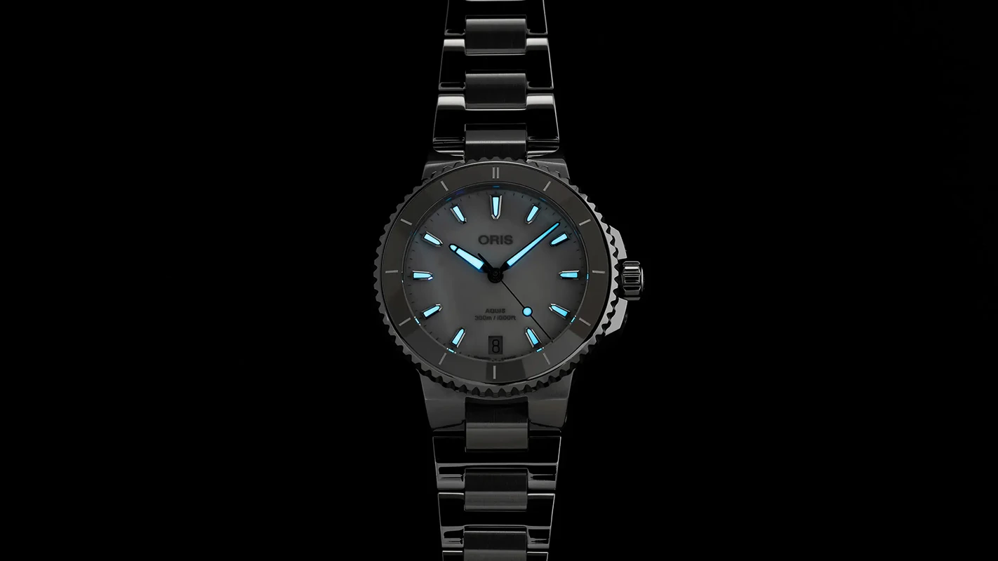 ORIS Aquis Date 36.5mm, klocka som du kan handla till bra pris hos oss på Klockmaster.