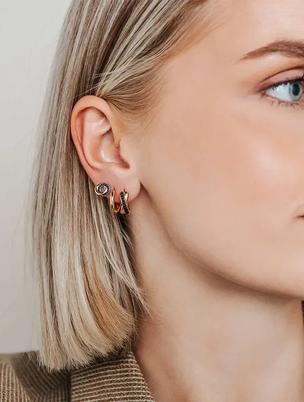 Ti Sento Forever Connected Black Zirconia Örhängen - Guld/Svart 7784BY, klocka som du kan handla till bra pris hos oss på Klockmaster.