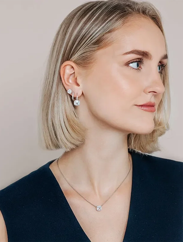Ti Sento Classic Square Zirconia Earstuds - Silver 78029ZI, klocka som du kan handla till bra pris hos oss på Klockmaster.