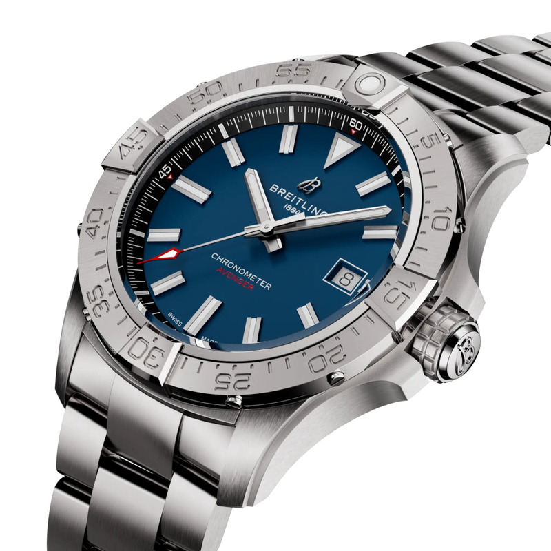 BREITLING AVENGER 42, klocka som du kan handla till bra pris hos oss på Klockmaster.