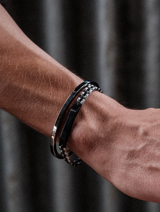 Arock Armband Ben - Svart/Silver AA380468, klocka som du kan handla till bra pris hos oss på Klockmaster.