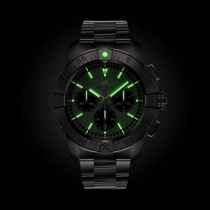 BREITLING AVENGER 44, klocka som du kan handla till bra pris hos oss på Klockmaster.