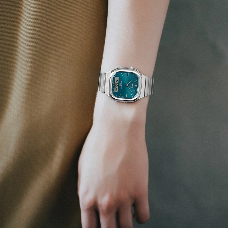 CASIO Vintage Retro-modern 36mm AQ-240E-3AEF, klocka som du kan handla till bra pris hos oss på Klockmaster.