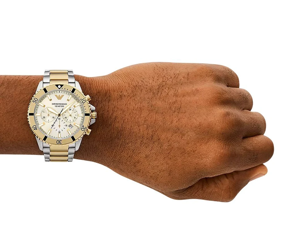 Emporio Armani World Explorer Chronograph 43mm, klocka som du kan handla till bra pris hos oss på Klockmaster.