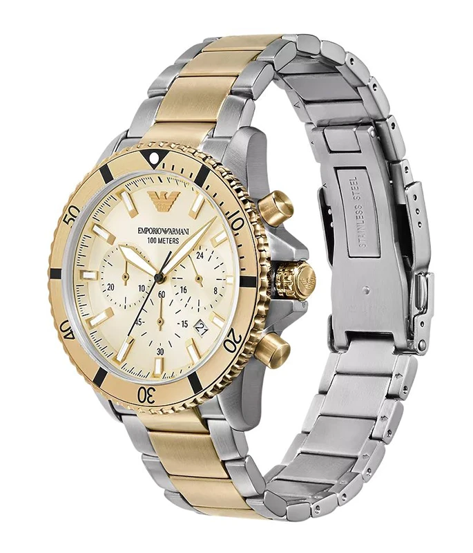 Emporio Armani World Explorer Chronograph 43mm, klocka som du kan handla till bra pris hos oss på Klockmaster.