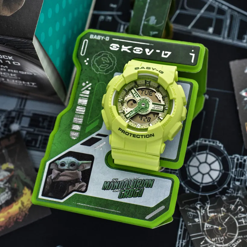 CASIO Baby-G Star Wars: The Mandalorian™ & Grogu™ BA-110YK-3AER-MAN, klocka som du kan handla till bra pris hos oss på Klockmaster.