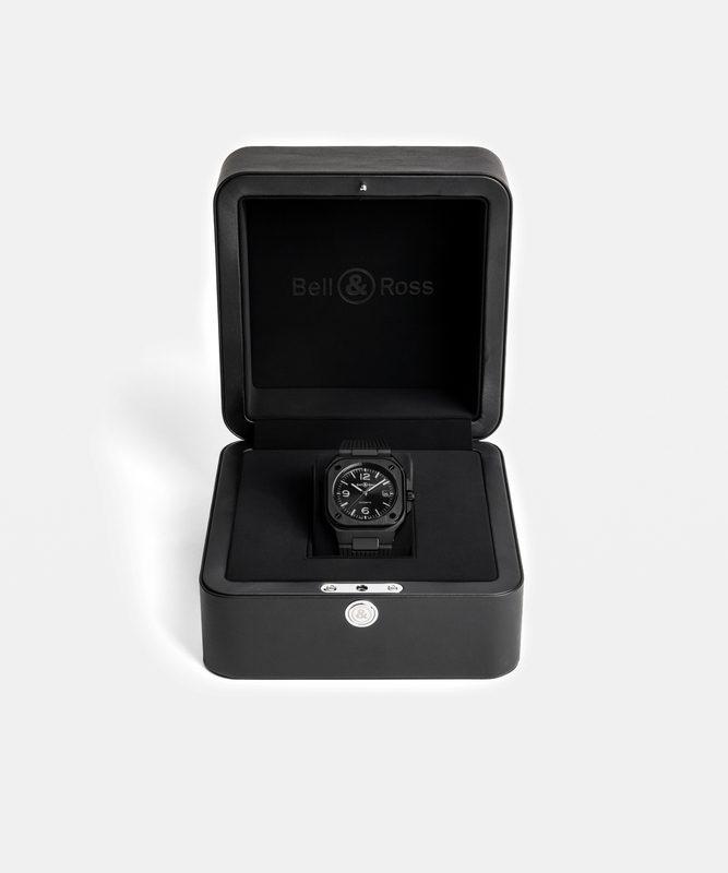 BELL & ROSS BR05 AUTO BLACK CERAMIC  RUBBER STRAP, klocka som du kan handla till bra pris hos oss på Klockmaster.