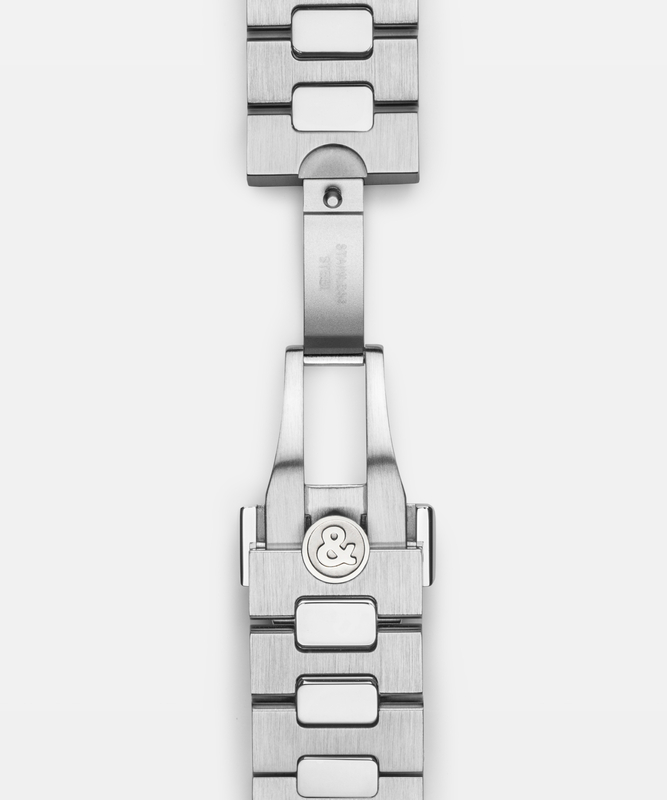 BELL & ROSS BR05 AUTO BLACK STEEL  STEEL BRACELET, klocka som du kan handla till bra pris hos oss på Klockmaster.