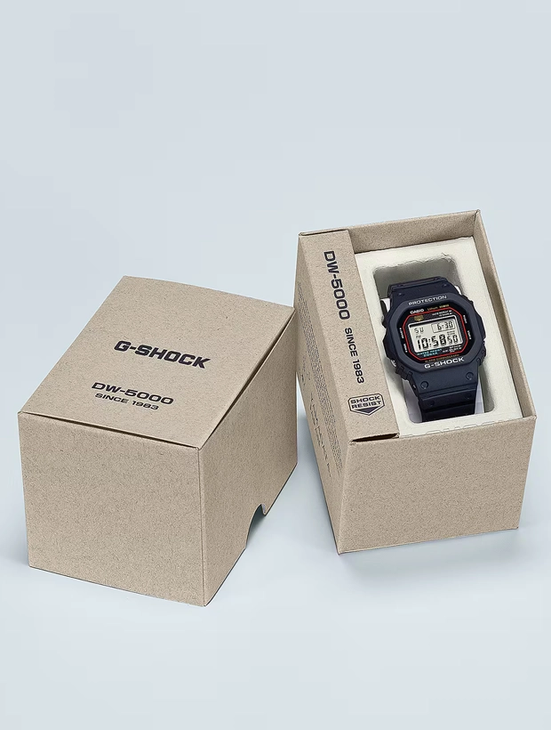 CASIO G-Shock 42mm DW-5000R-1AER, klocka som du kan handla till bra pris hos oss på Klockmaster.