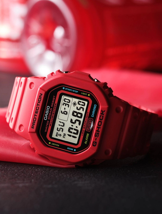 CASIO G-Shock 43mm DW-5600EP-4ER, klocka som du kan handla till bra pris hos oss på Klockmaster.