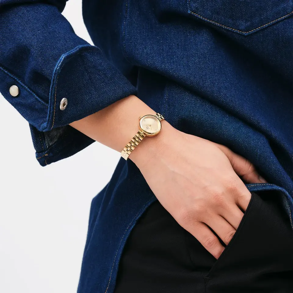 Daniel Wellington Elan Lumine Unitone Gold 22mm, klocka som du kan handla till bra pris hos oss på Klockmaster.