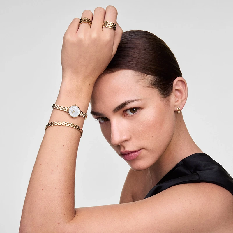 Daniel Wellington Petite Mini Arch 3-link White Gold 19mm, klocka som du kan handla till bra pris hos oss på Klockmaster.