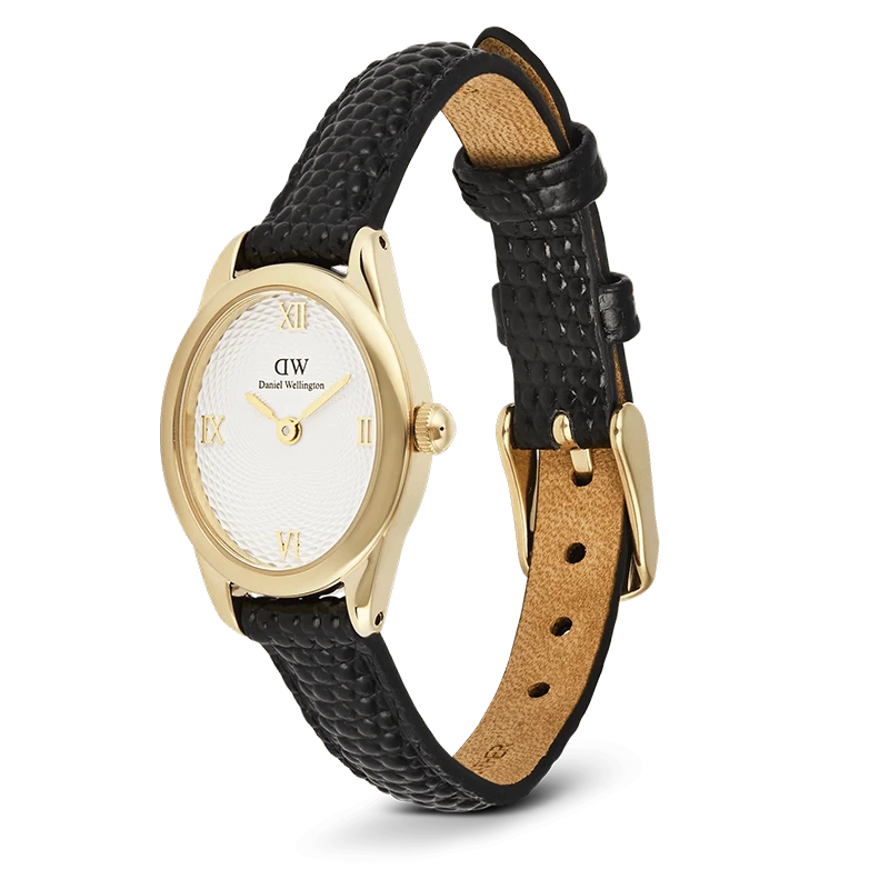 Daniel Wellington Ophelia Mini Black Lizard White Guilloché Gold 22mm, klocka som du kan handla till bra pris hos oss på Klockmaster.