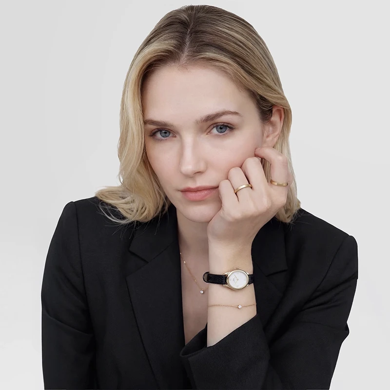 Daniel Wellington Ophelia Mini Black Lizard White Guilloché Gold 22mm, klocka som du kan handla till bra pris hos oss på Klockmaster.