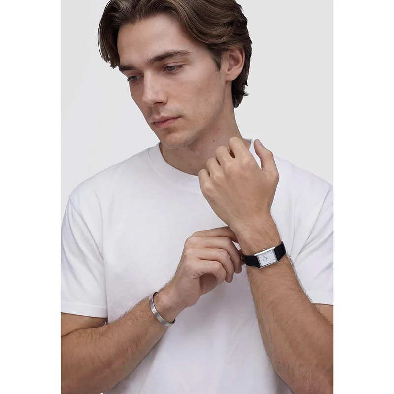 Daniel Wellington Bound Black Crocodile Guilloché Silver 22mm, klocka som du kan handla till bra pris hos oss på Klockmaster.