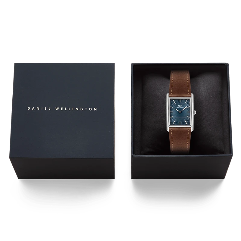 Daneil Wellington Bound Light Brown Arctic Guilloché Silver 24mm, klocka som du kan handla till bra pris hos oss på Klockmaster.