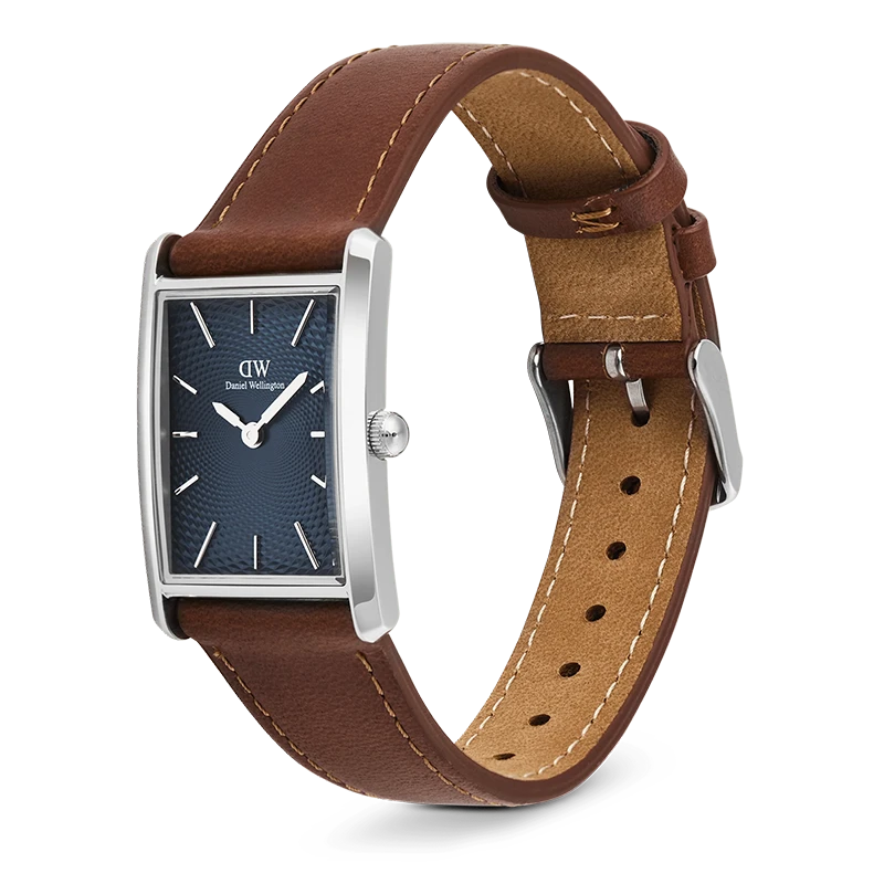 Daneil Wellington Bound Light Brown Arctic Guilloché Silver 24mm, klocka som du kan handla till bra pris hos oss på Klockmaster.