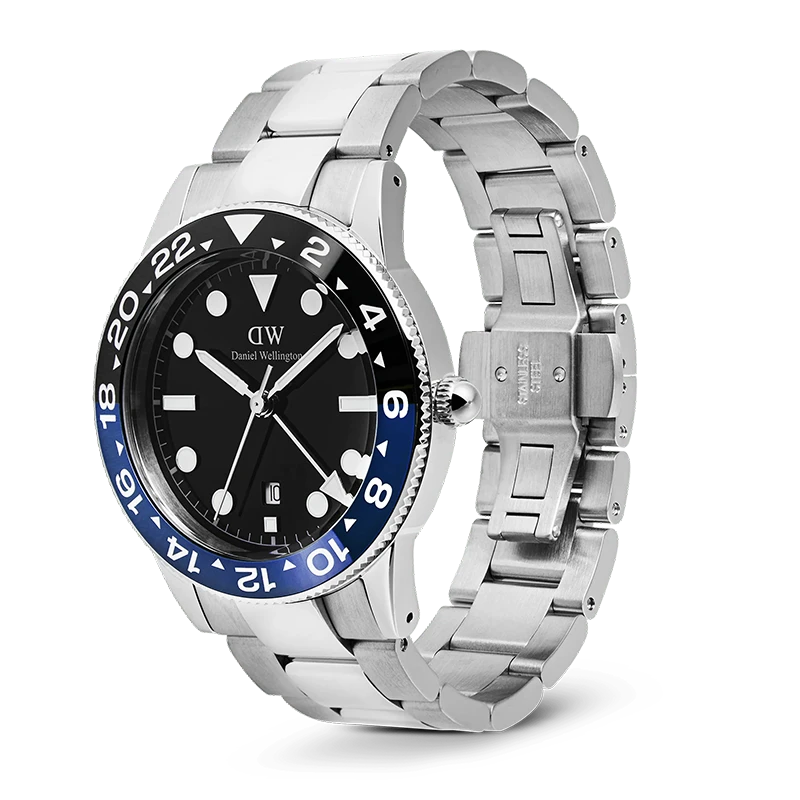 Daniel Wellington Iconic GMT Link Black Blue Ceramic Bezel Silver 40mm, klocka som du kan handla till bra pris hos oss på Klockmaster.