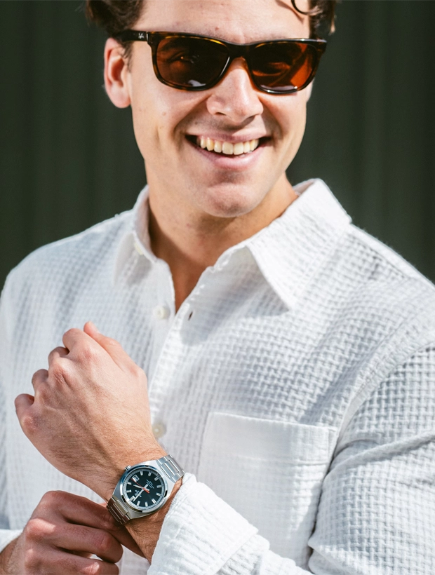 CASIO Edifice Motorsports 38.5mm EFB-109D-1AVEF, klocka som du kan handla till bra pris hos oss på Klockmaster.