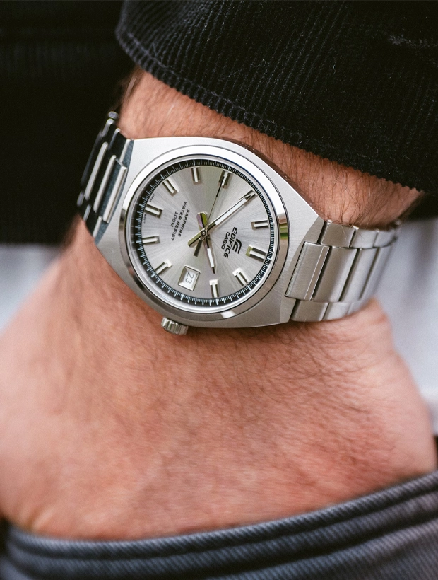 CASIO Edifice Motorsports 38.5mm EFB-109D-7AVEF, klocka som du kan handla till bra pris hos oss på Klockmaster.