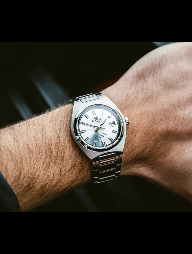 CASIO Edifice Motorsports 38.5mm EFB-109D-7AVEF, klocka som du kan handla till bra pris hos oss på Klockmaster.