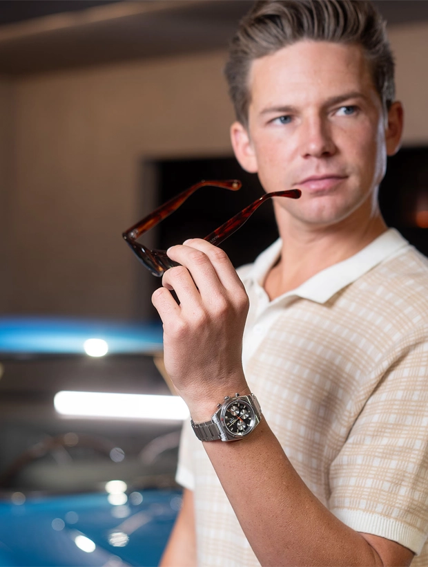 CASIO Edifice Chronograph 40mm EFB-730D-1AVUEF, klocka som du kan handla till bra pris hos oss på Klockmaster.