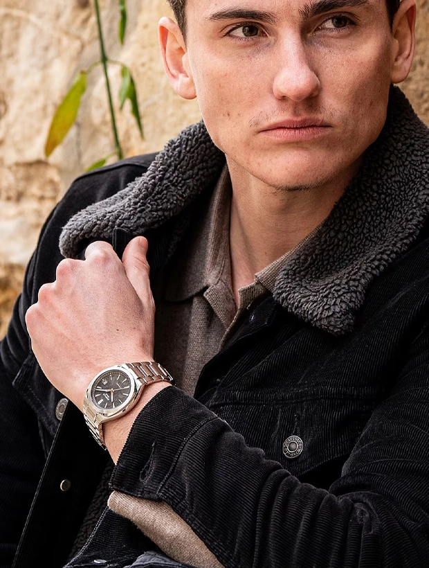 CASIO Edifice Automatic 38mm EFK-200CD-1AER, klocka som du kan handla till bra pris hos oss på Klockmaster.