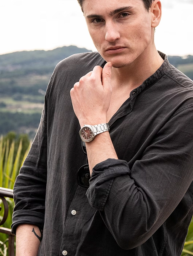 CASIO Edifice Automatic 38mm EFK-200D-4AER, klocka som du kan handla till bra pris hos oss på Klockmaster.