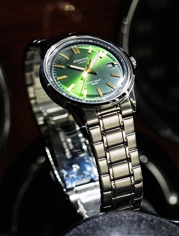 CASIO Edifice 38mm EFR-109D-3AER, klocka som du kan handla till bra pris hos oss på Klockmaster.
