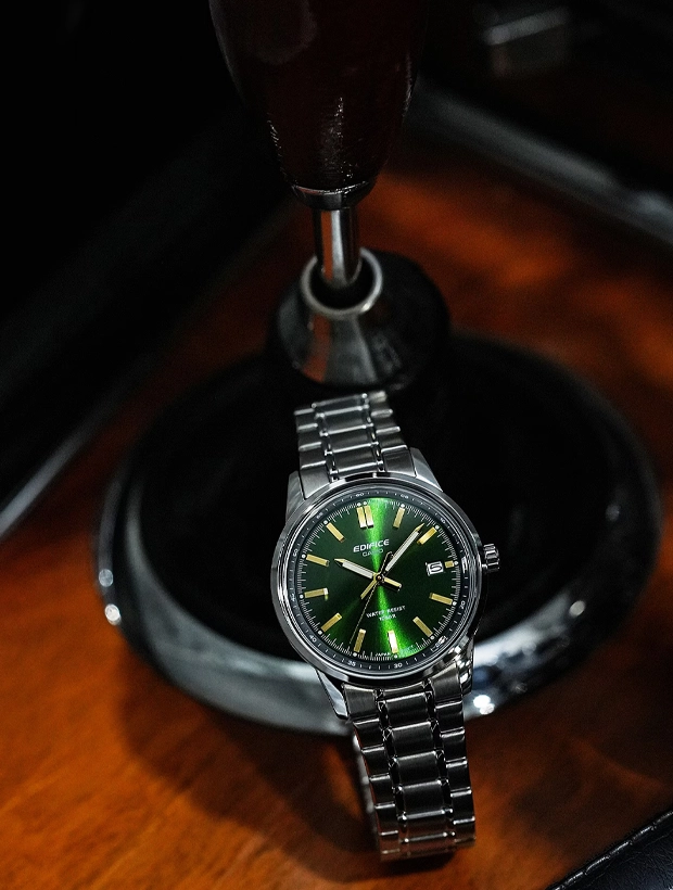 CASIO Edifice 38mm EFR-109D-3AER, klocka som du kan handla till bra pris hos oss på Klockmaster.