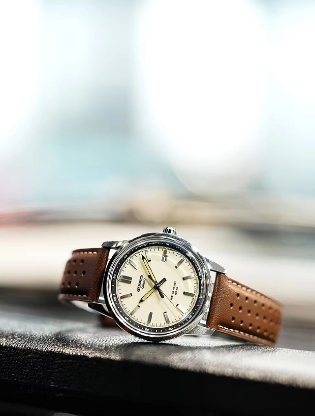CASIO Edifice 38mm EFR-109L-7AER, klocka som du kan handla till bra pris hos oss på Klockmaster.