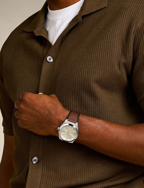 FOSSIL Everett 42mm, klocka som du kan handla till bra pris hos oss på Klockmaster.