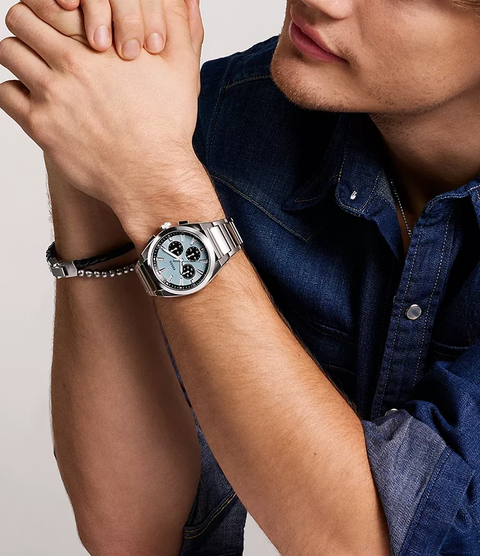 FOSSIL Everett Chronograph 44mm, klocka som du kan handla till bra pris hos oss på Klockmaster.