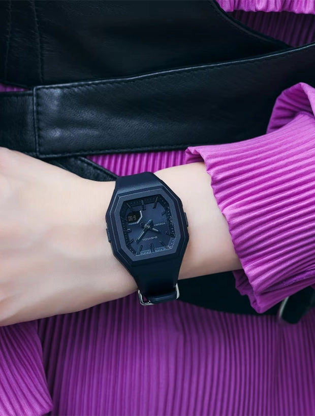 CASIO G-Shock 35.5mm GMA-S160-2BER, klocka som du kan handla till bra pris hos oss på Klockmaster.